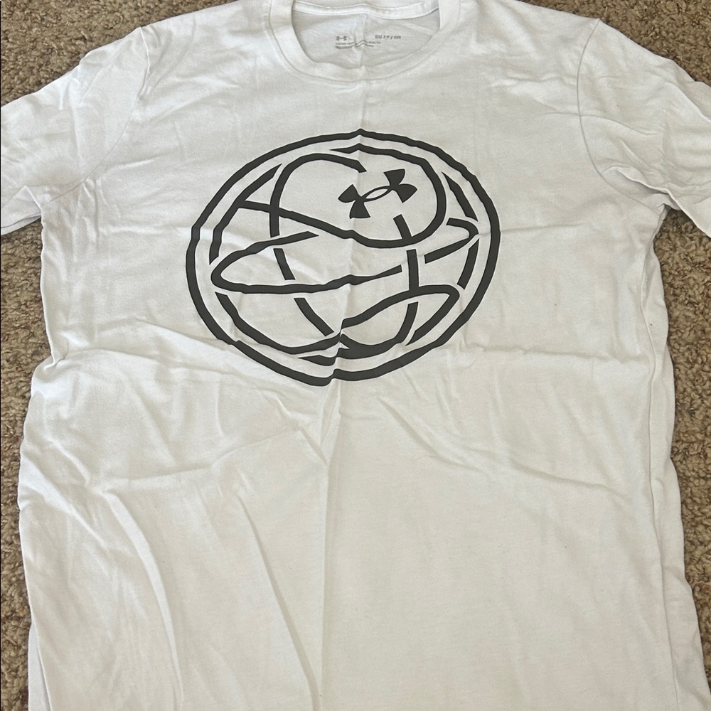 Under Armour White Short Sleeve Tee with Black Graphic